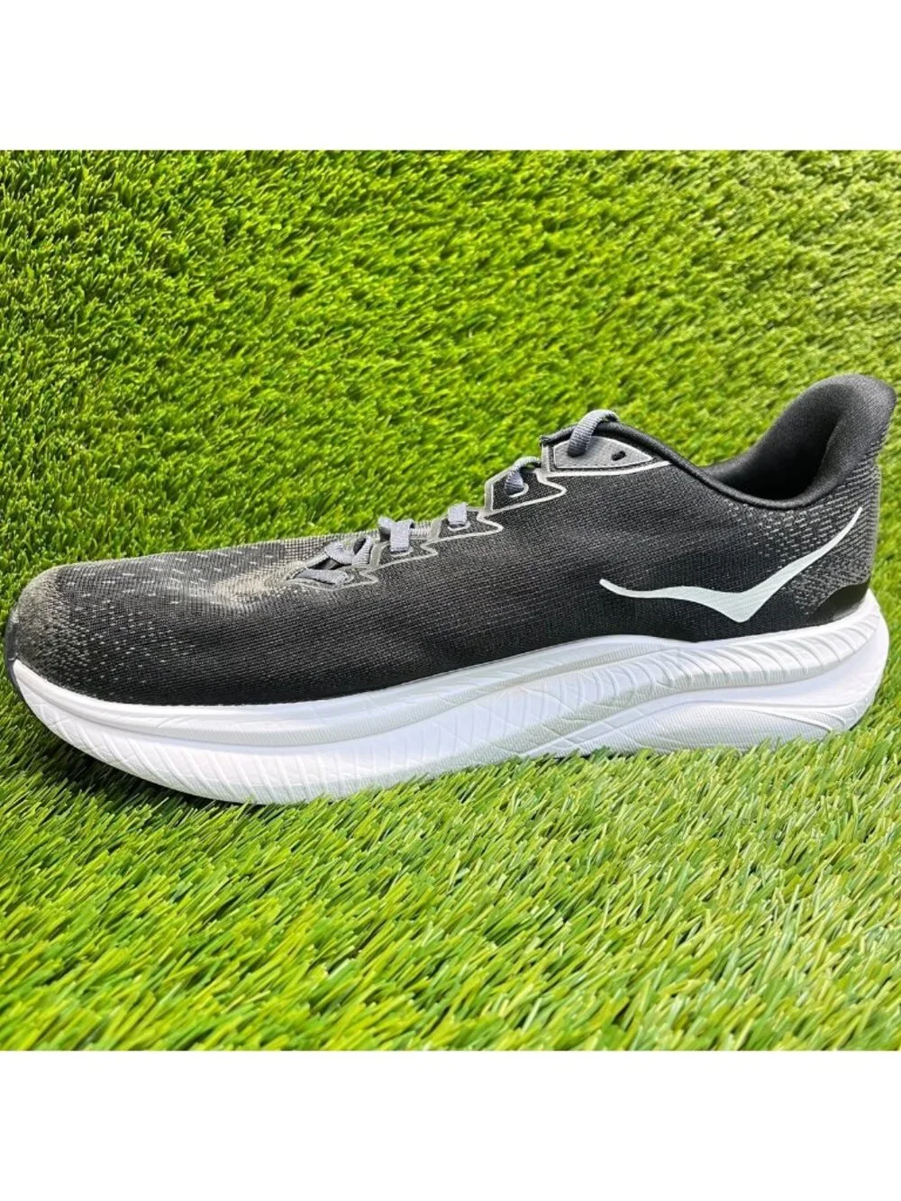 Hoka One One Mach 6 Mens Size 12 Black White Athletic Running Shoes Sneakers